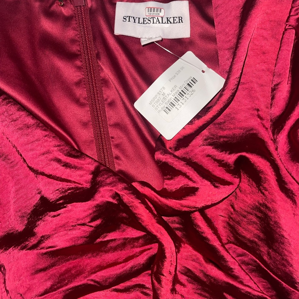 NWT STYLESTALKER RUBY SATIN DRESS - Picture 5 of 6